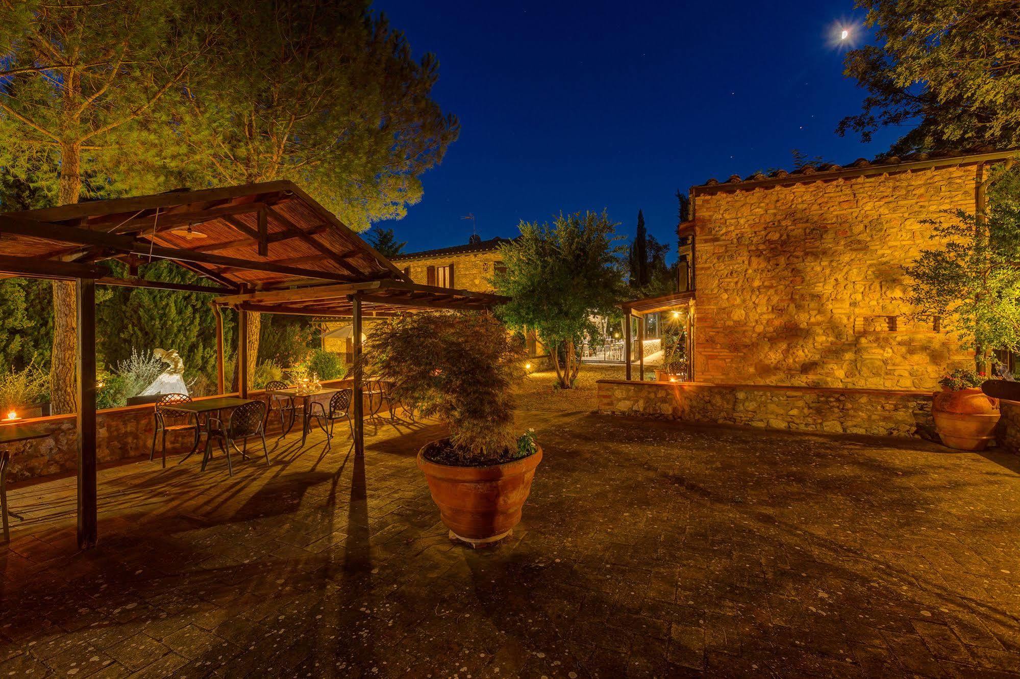 Agriturismo Casanova Di Pescille San Gimignano Eksteriør billede